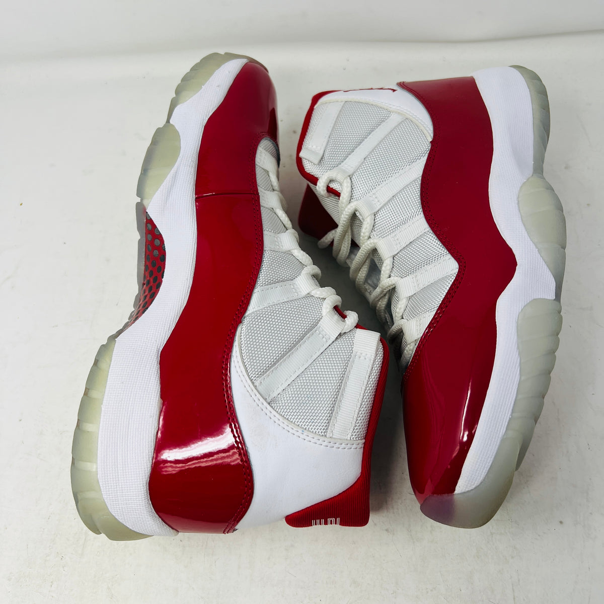 Jordan 11 Retro Cherry (2022)