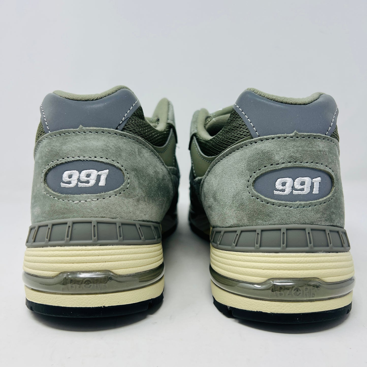 New Balance 991 MiUK Kith Vetiver