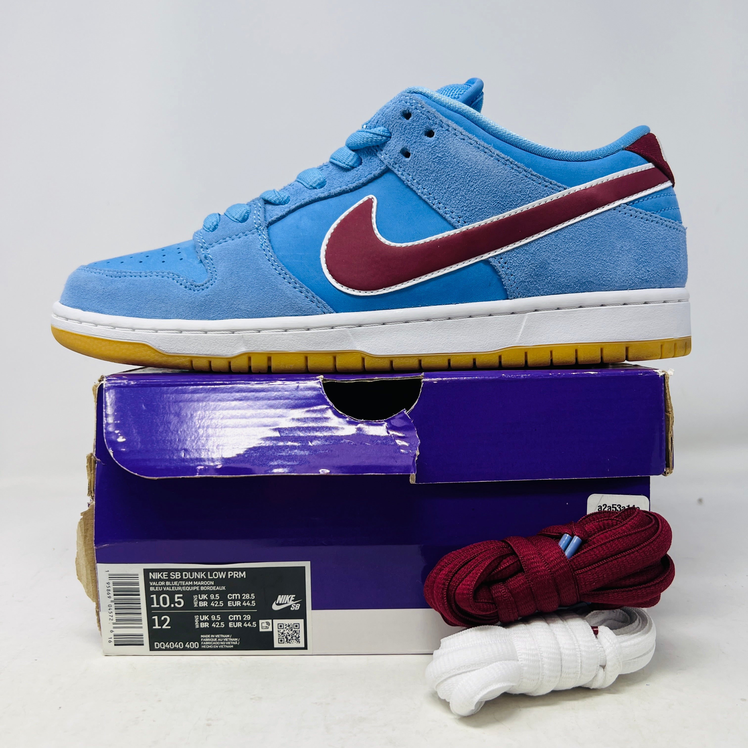 Nike SB Dunk Low Philadelphia Phillies – Holy Ground