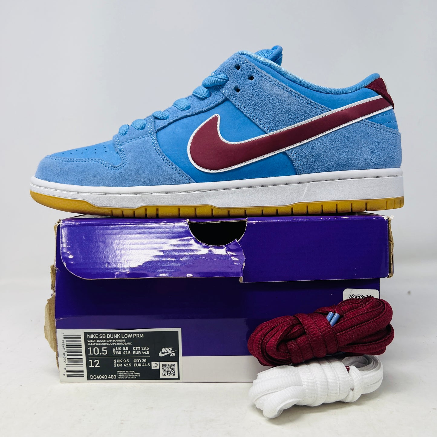 Nike SB Dunk Low Philadelphia Phillies