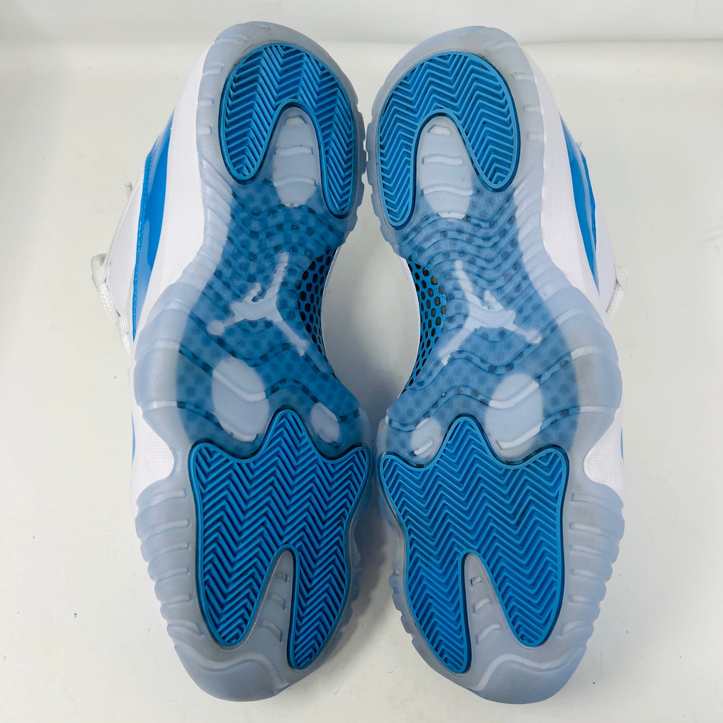 Jordan 11 Retro Low University Blue (2026)