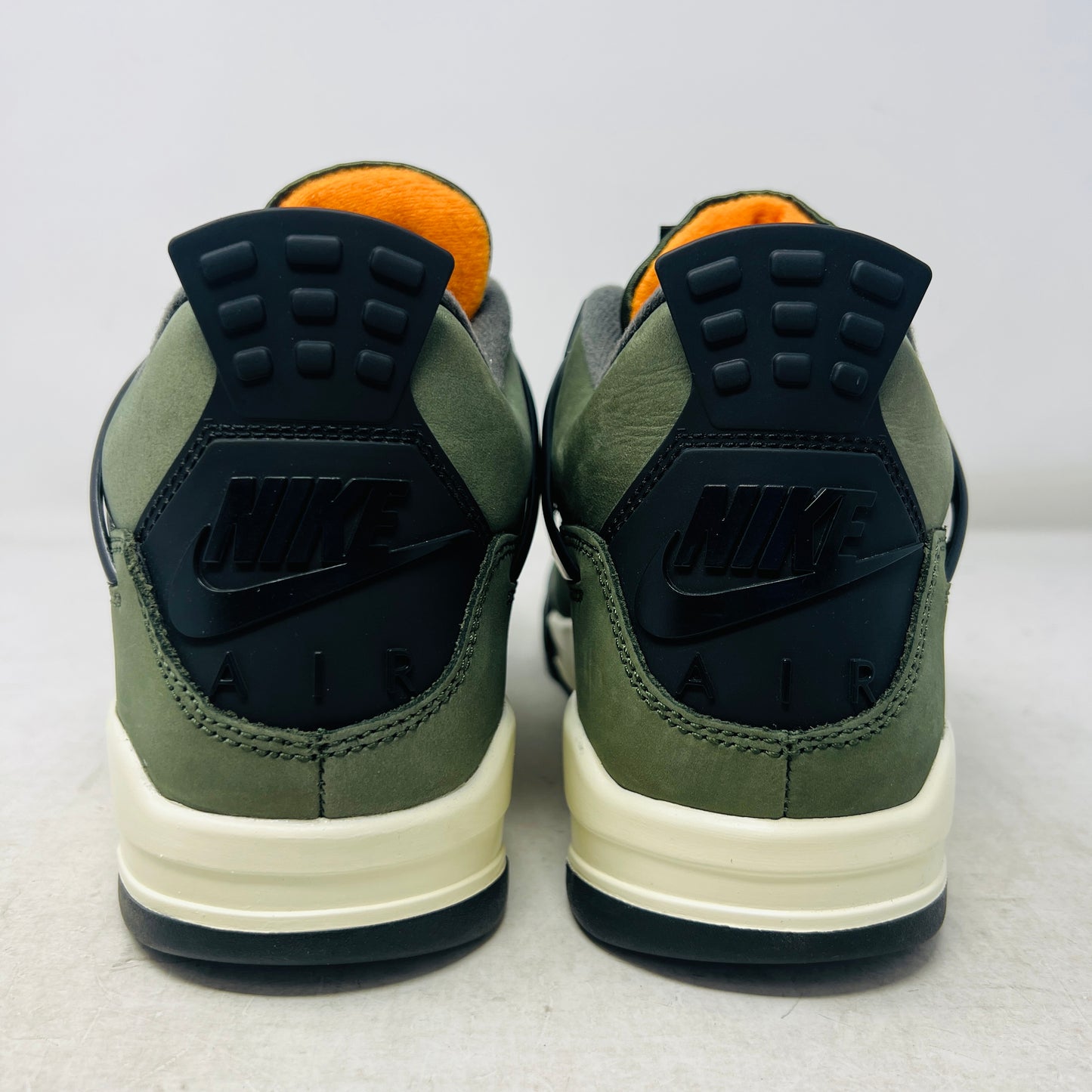 Jordan 4 Retro OG SP Undefeated (2025)