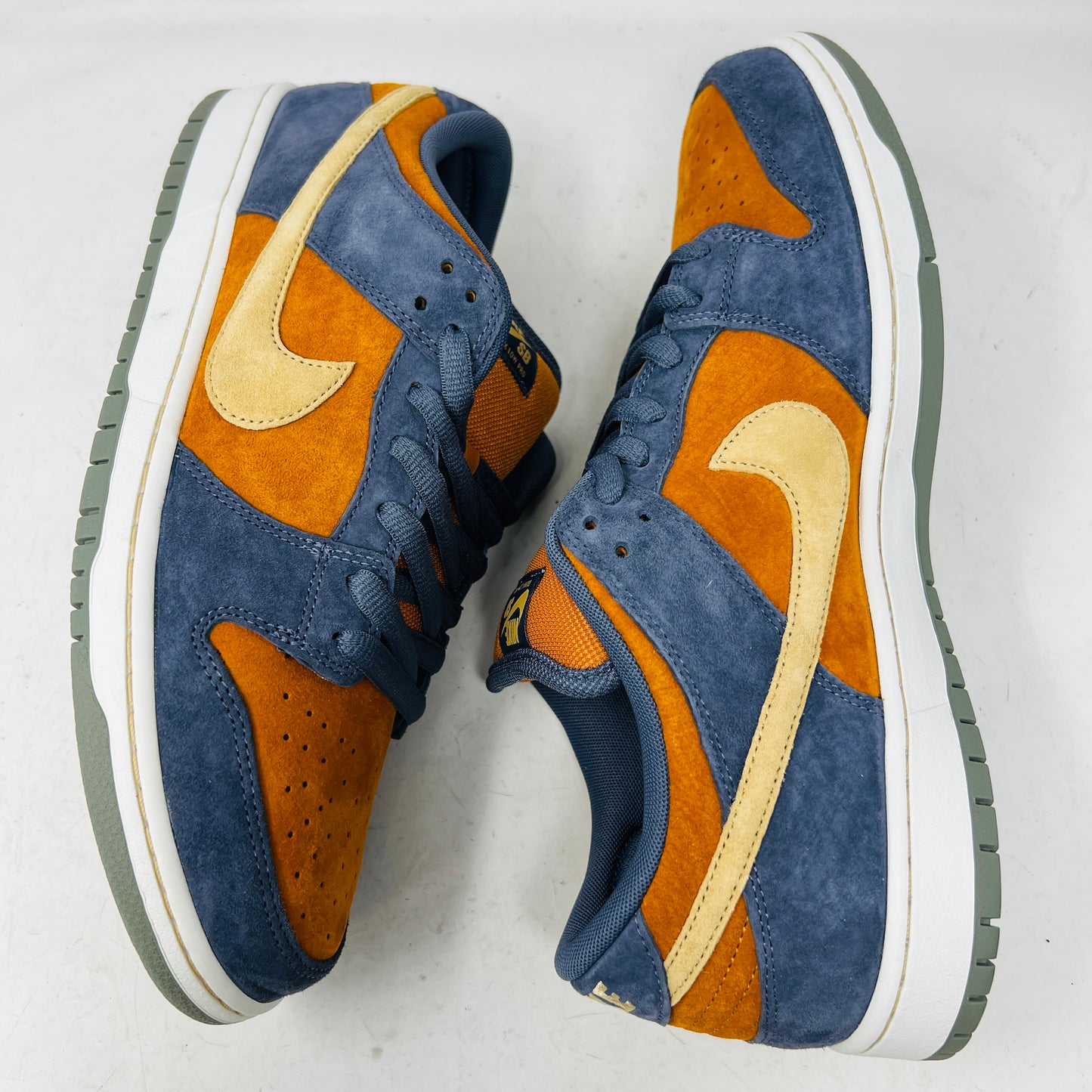 Nike SB Dunk Low Light Carbon Monarch