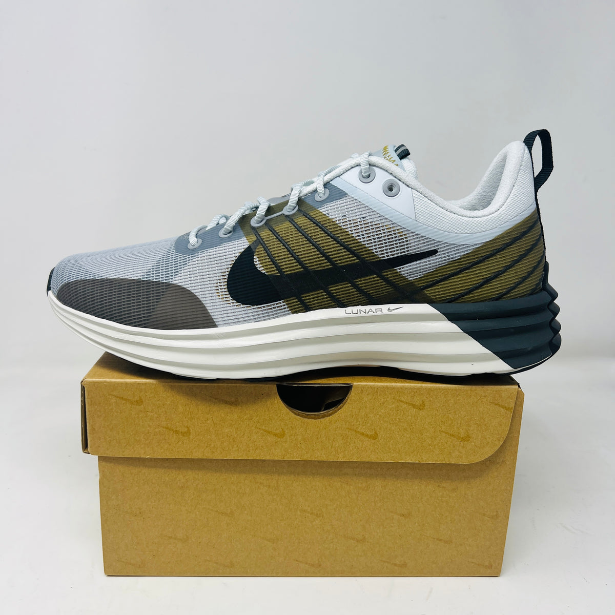 Nike Lunar Roam Platinum Tint Desert Moss