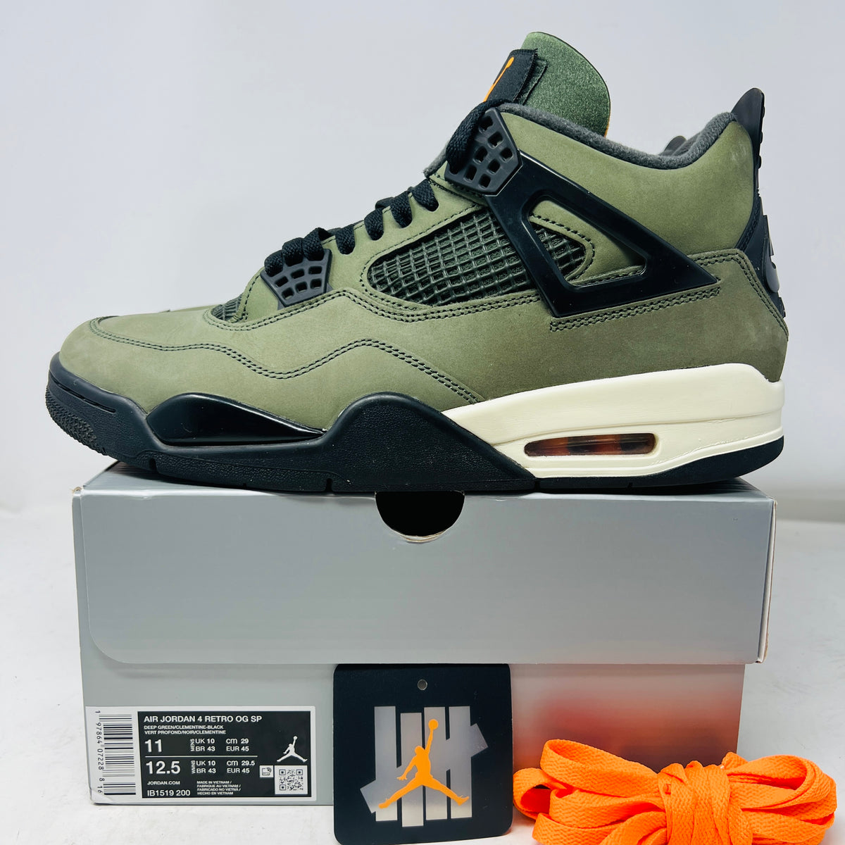 Jordan 4 Retro OG SP Undefeated (2025)