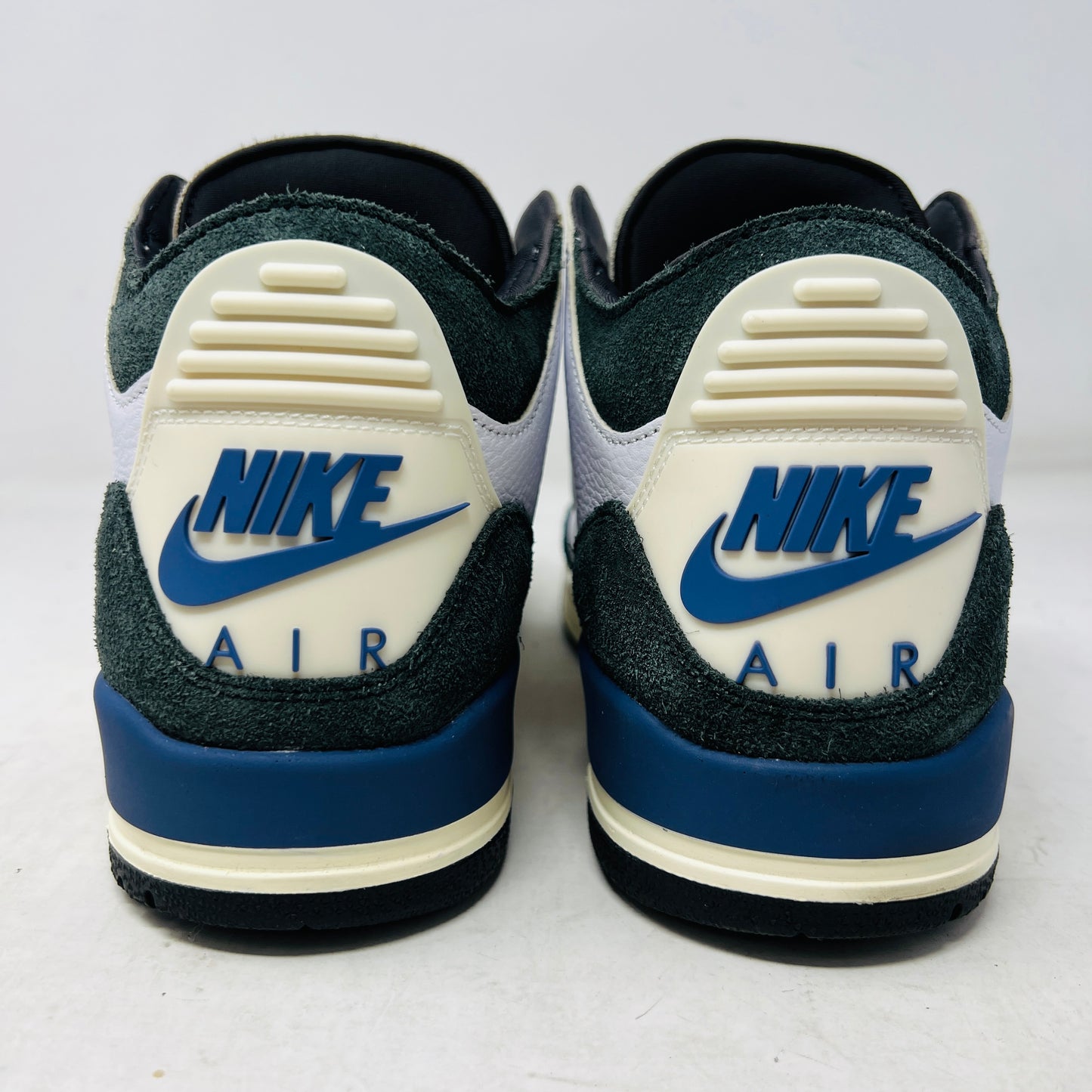 Jordan 3 Retro OG SP A Ma Maniére Diffused Blue