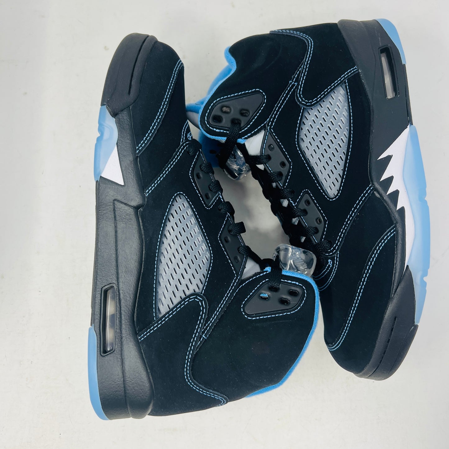 Jordan 5 Retro Black University Blue (2026)