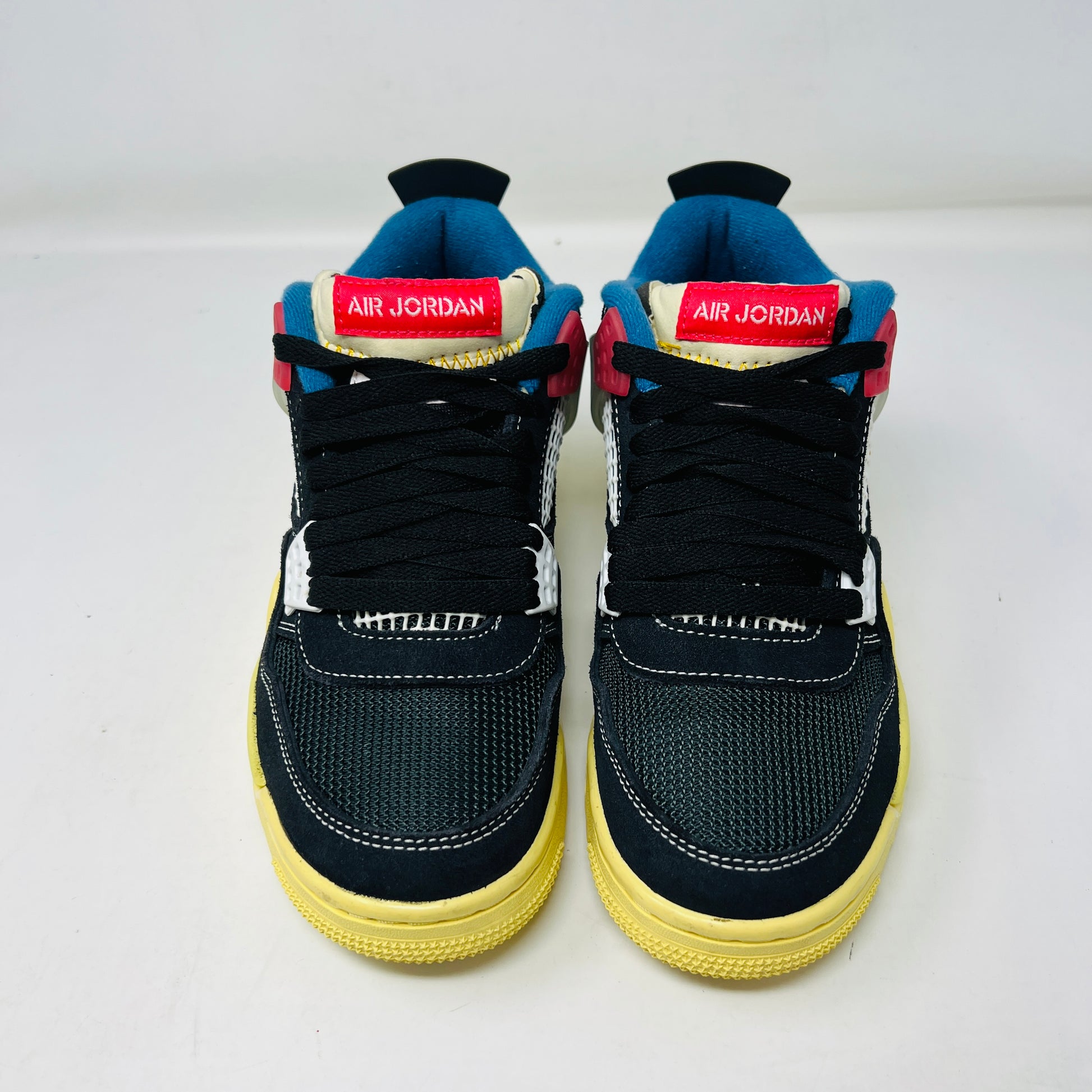 Jordan 4 Retro Union Off Noir sneakers with extra laces, 2020 model.