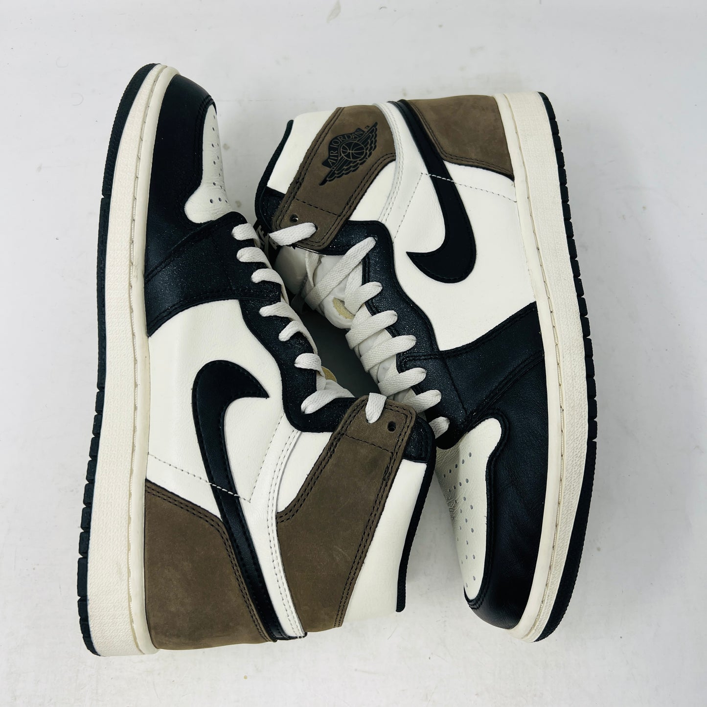Jordan 1 Retro High Dark Mocha