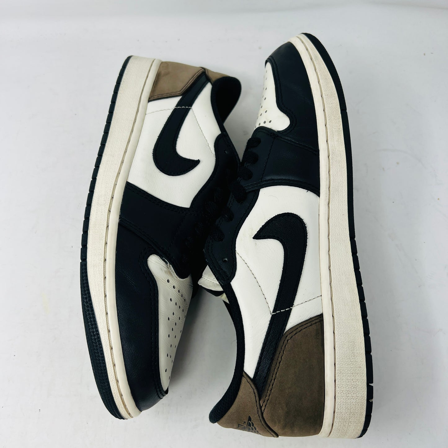 Jordan 1 Retro Low OG Mocha