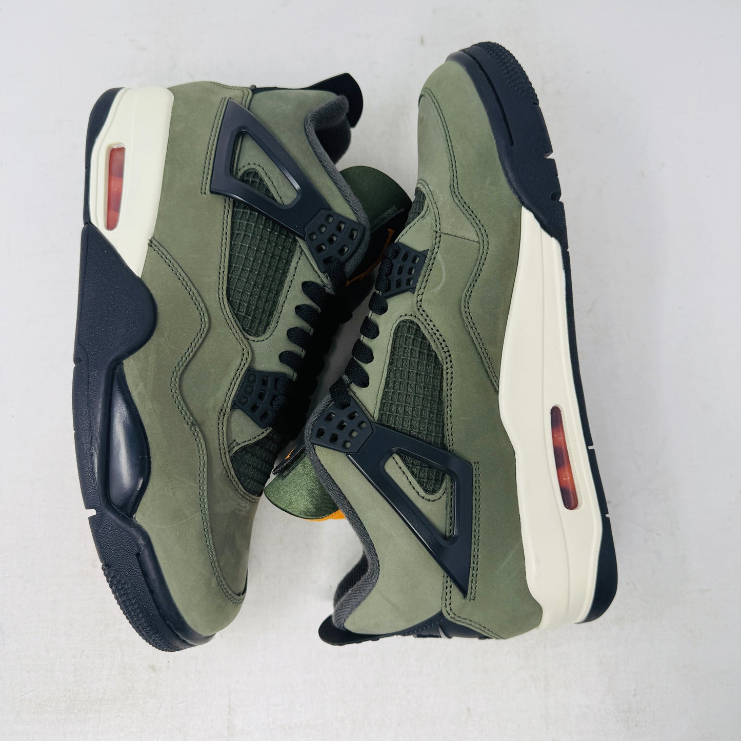 Jordan 4 Retro OG SP Undefeated (2025)