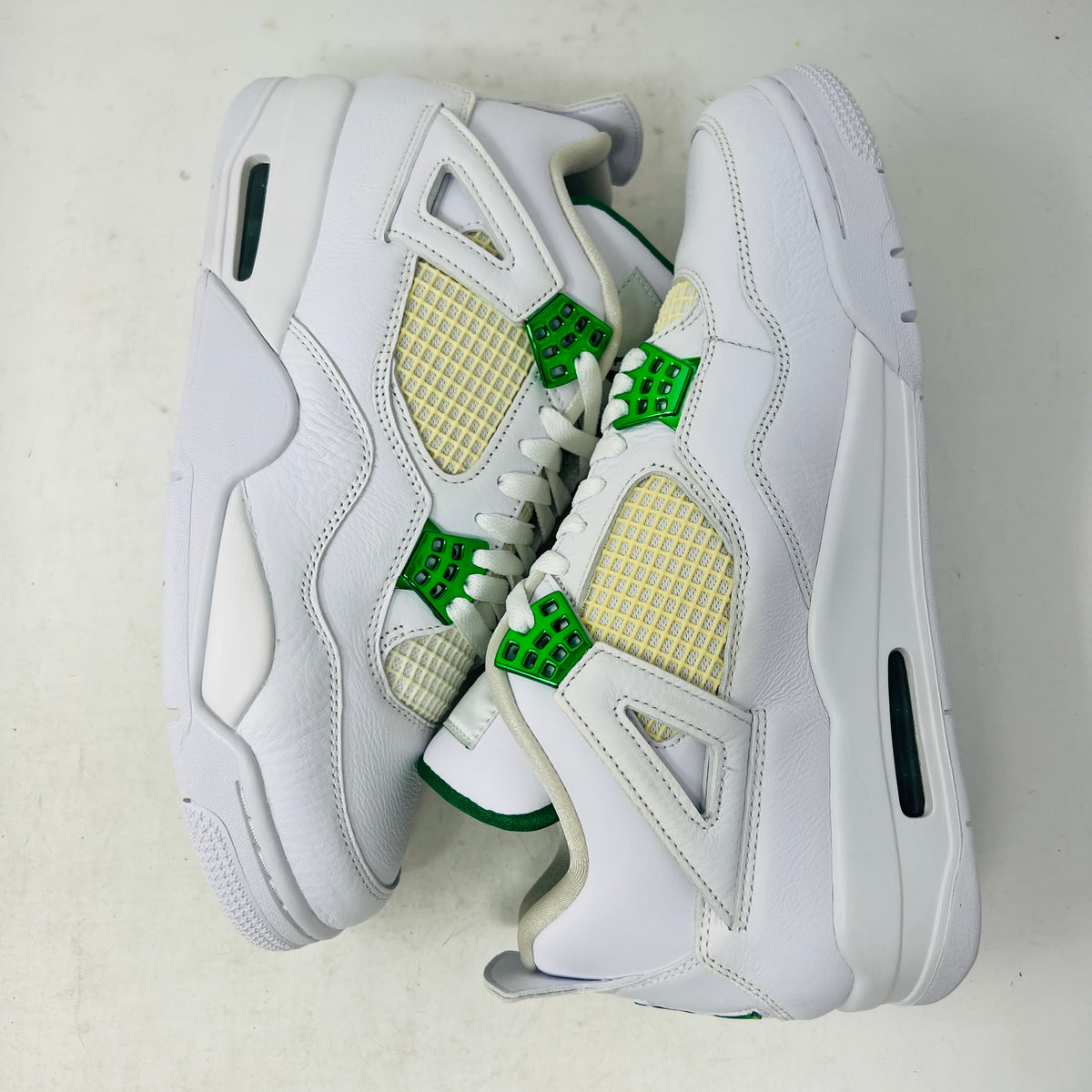 Jordan 4 Retro Metallic Green