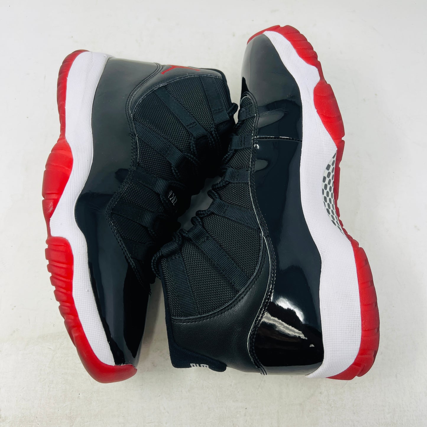 Jordan 11 Retro Playoffs Bred (2019)