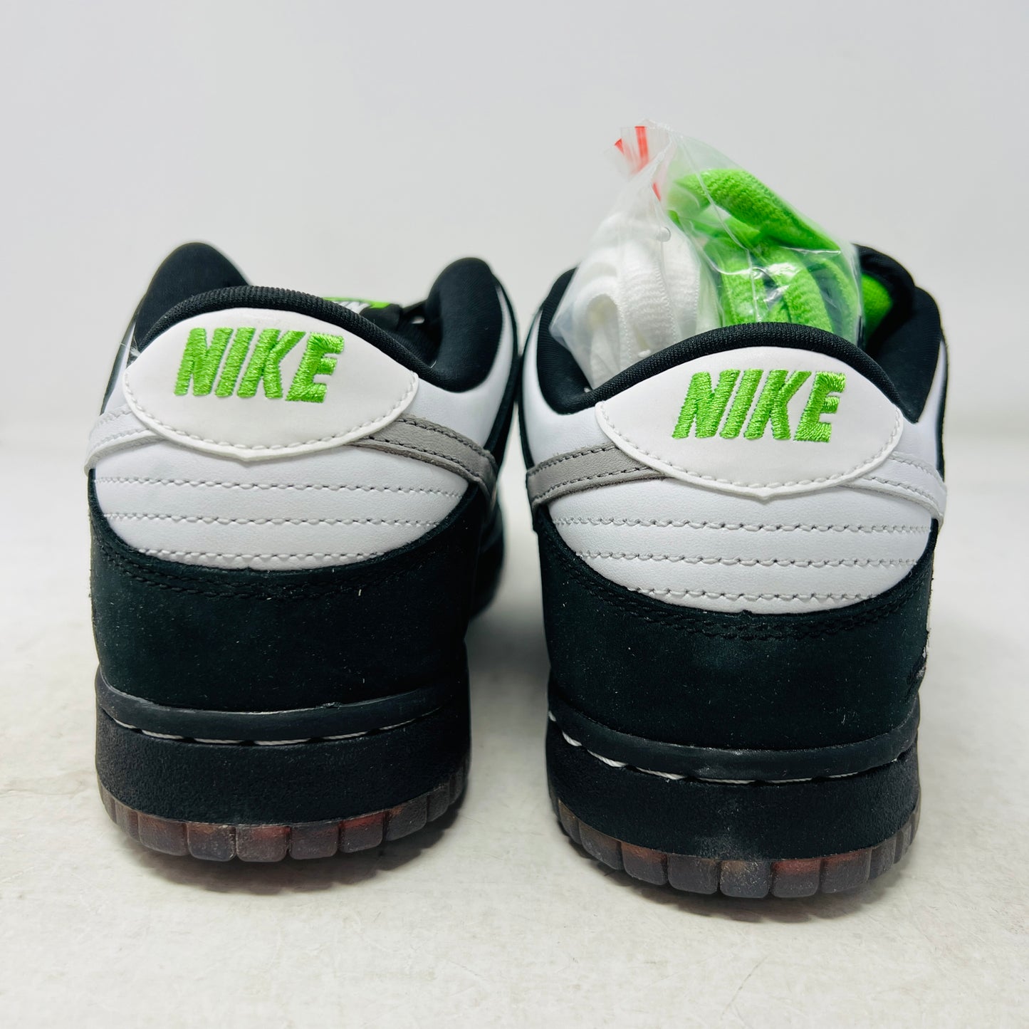 Nike SB Dunk Low “Panda Pigeon” (Special Box) (Engraved)