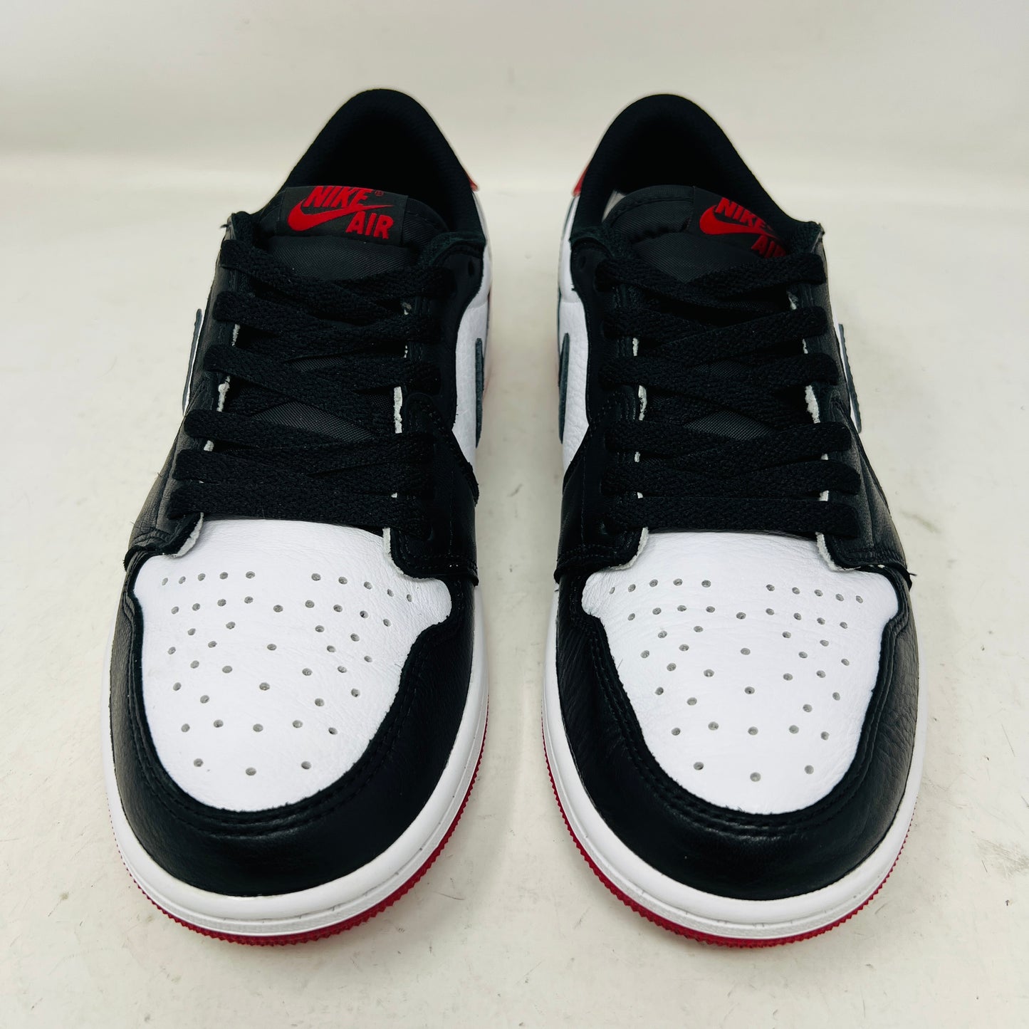 Jordan 1 Retro Low OG Black Toe (2023)