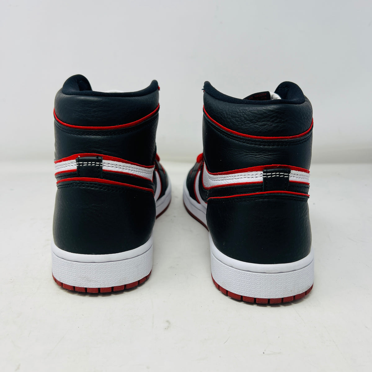 Jordan 1 Retro High Bloodline