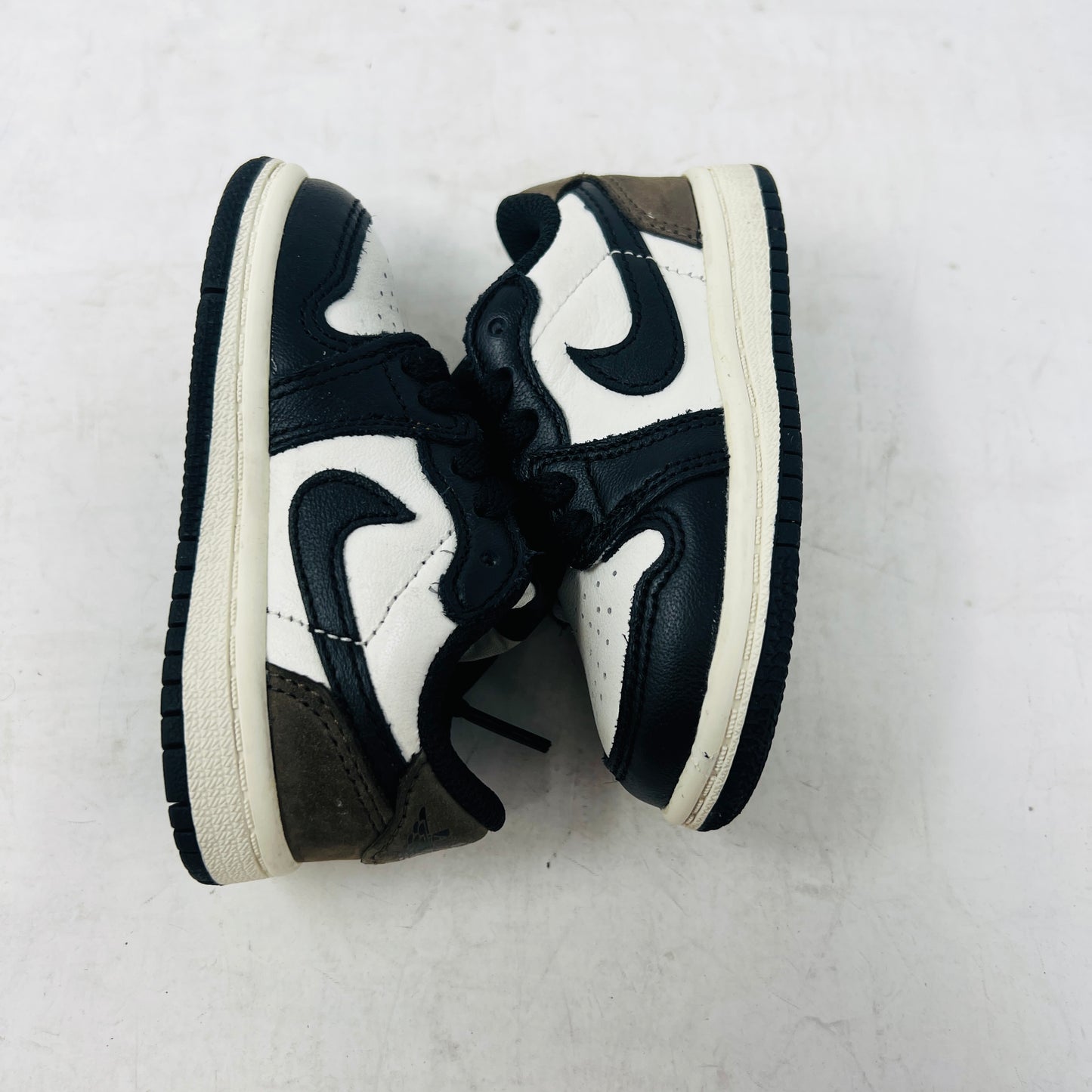 Jordan 1 Retro Low OG Mocha (TD)