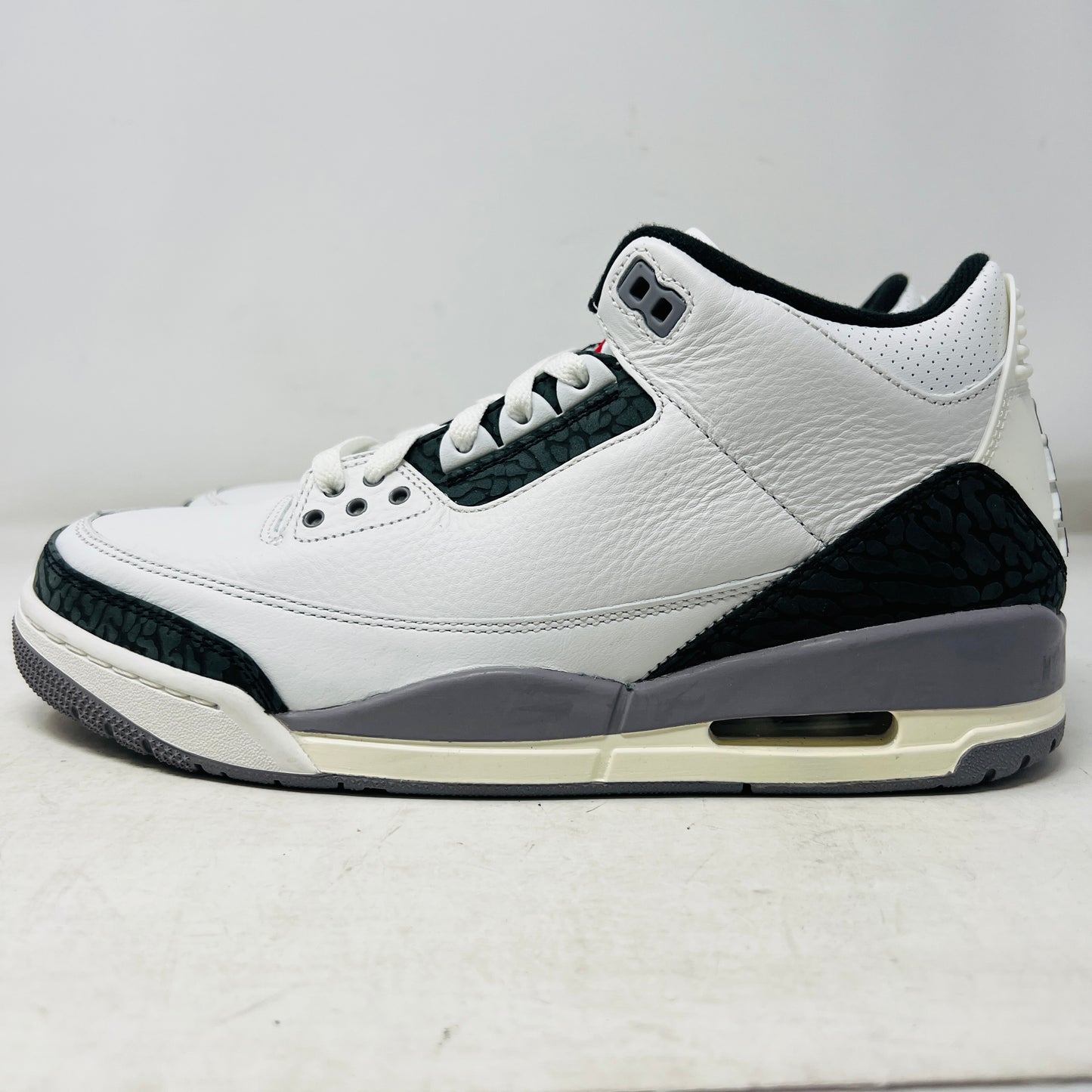 Jordan 3 Retro Cement Grey