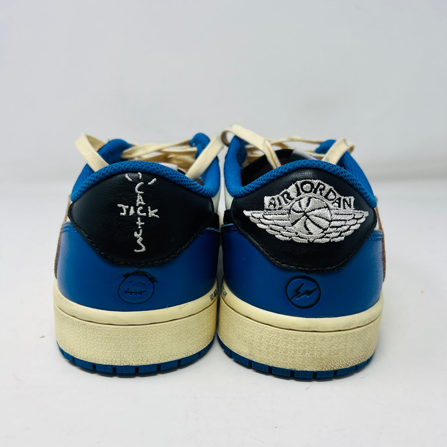 Jordan 1 Retro Low OG SP Fragment x Travis Scott