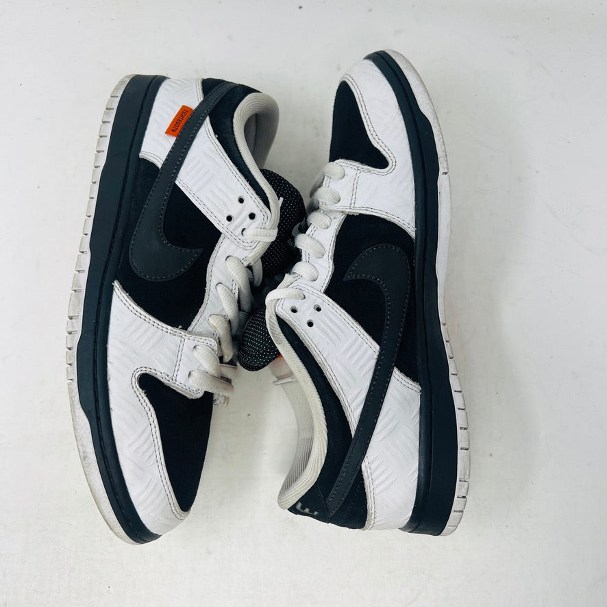 Nike SB Dunk Low TIGHTBOOTH