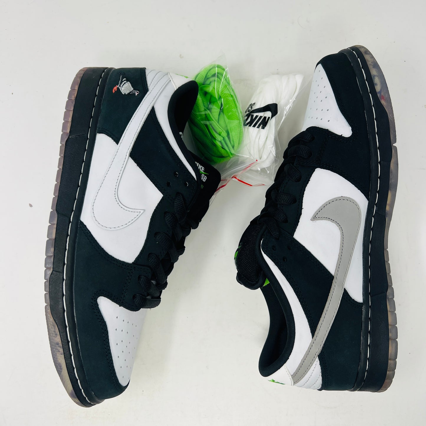 Nike SB Dunk Low Staple Panda Pigeon