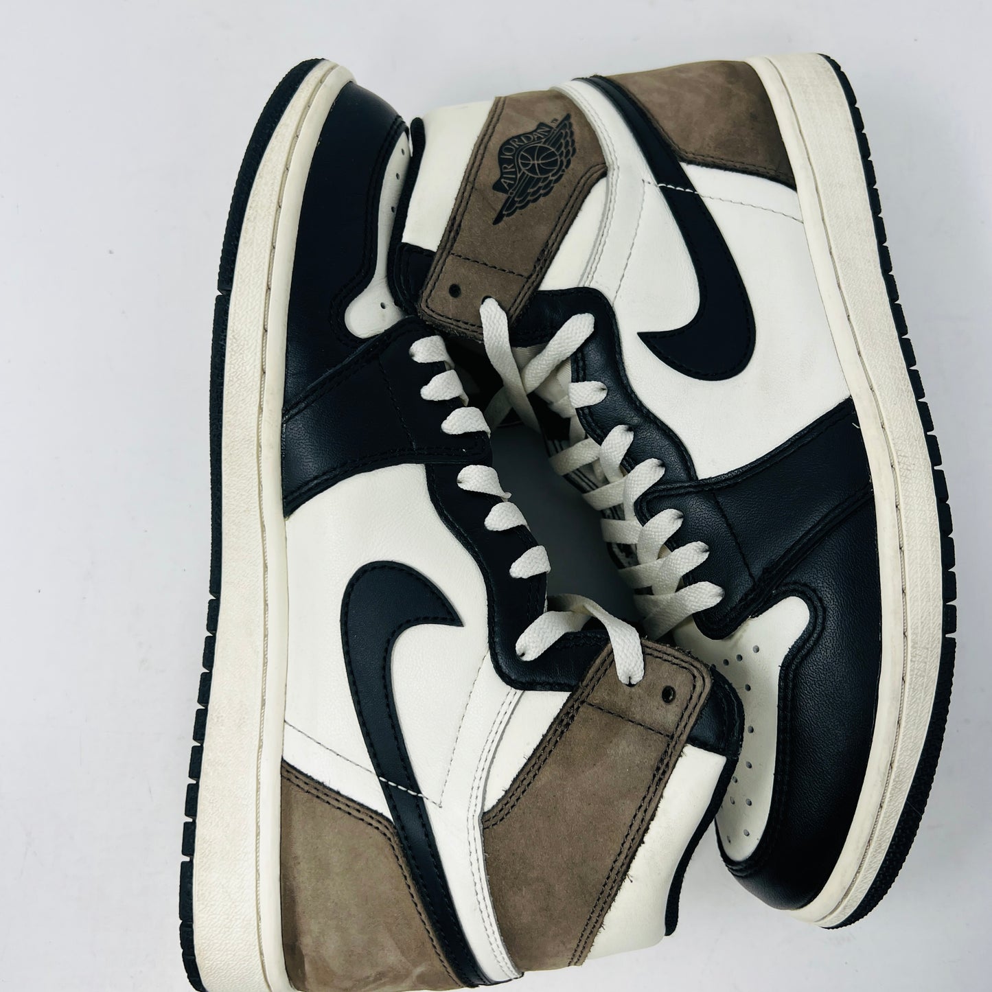 Jordan 1 Retro High Dark Mocha