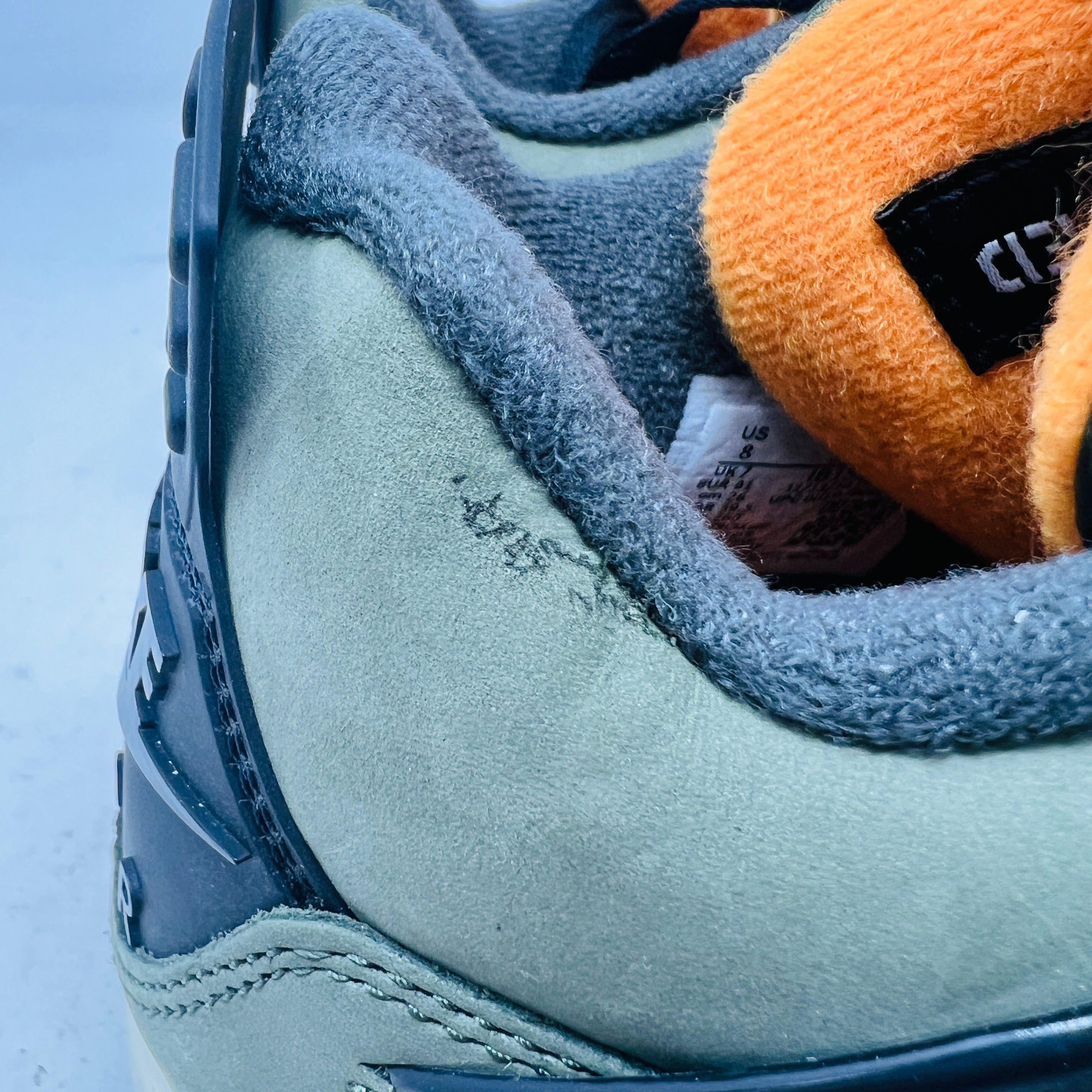 Jordan 4 Retro OG SP Undefeated (2025) – Holy Ground