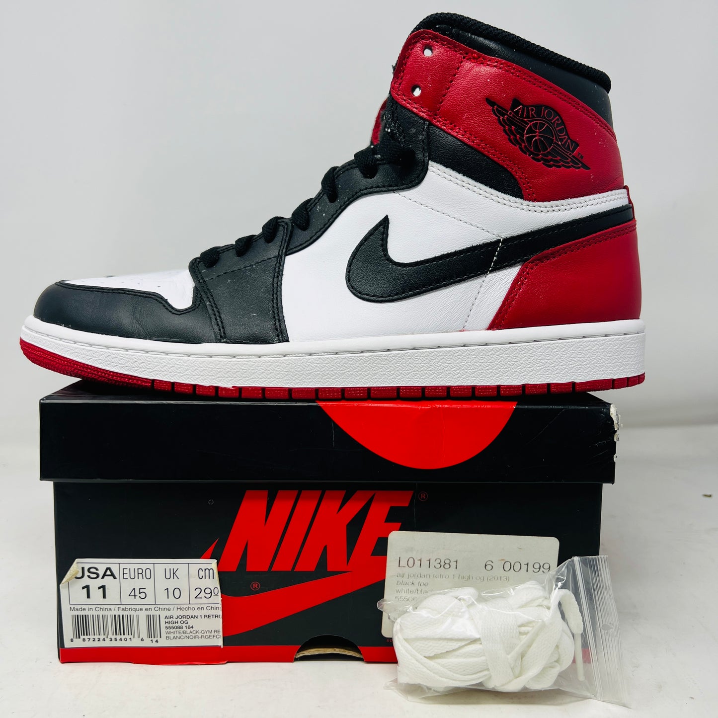 Jordan 1 Retro Black Toe (2013)