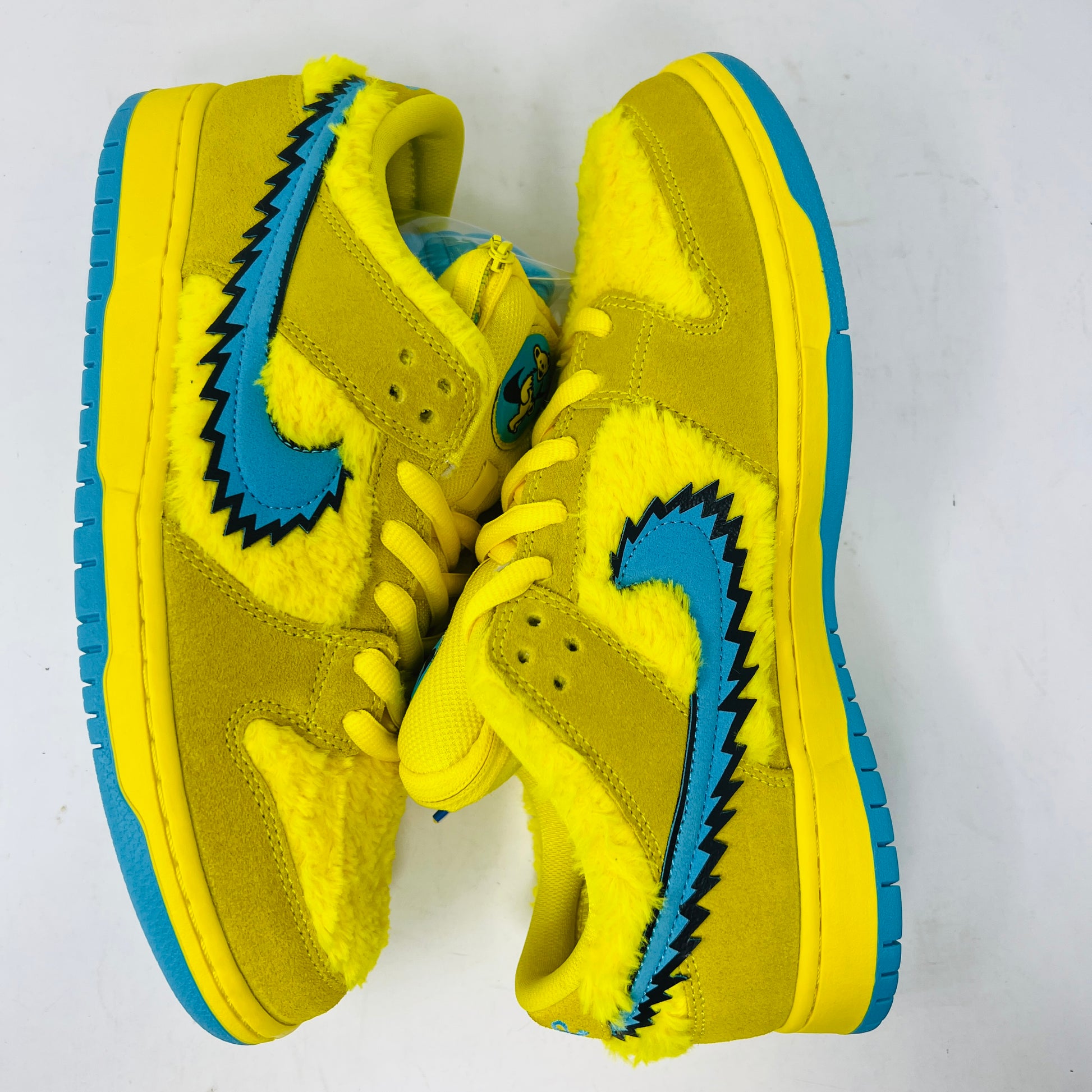 Nike SB Dunk Low Grateful Dead Bears Opti Yellow sneaker with damaged box, 2020 release.