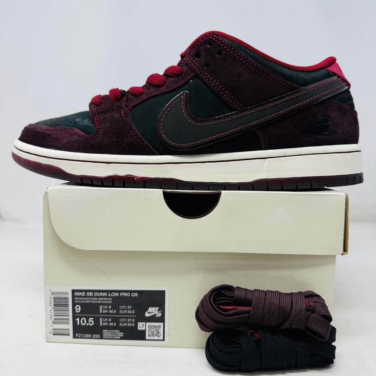 Nike SB Dunk Low Riot Skateshop