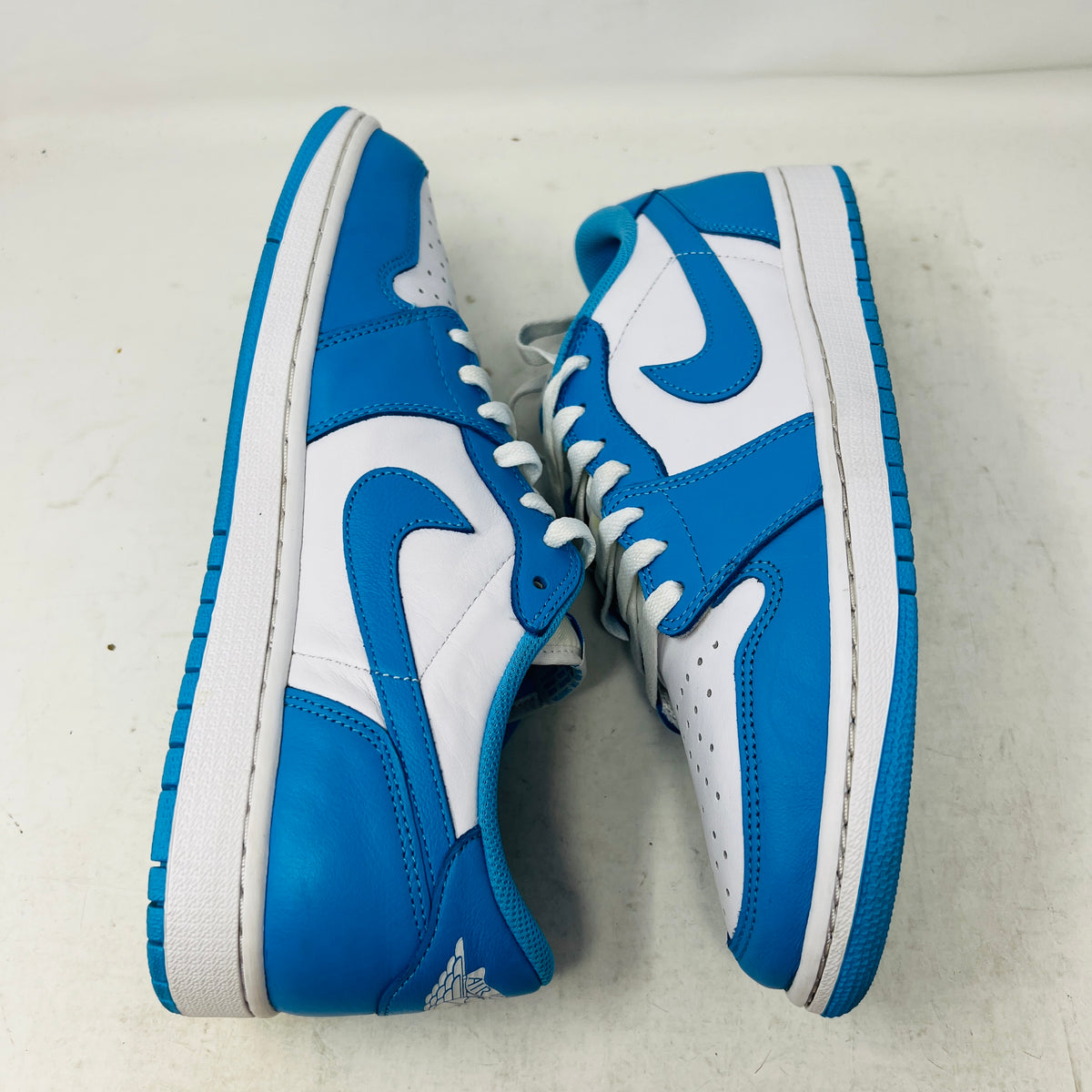 Jordan 1 Low SB UNC