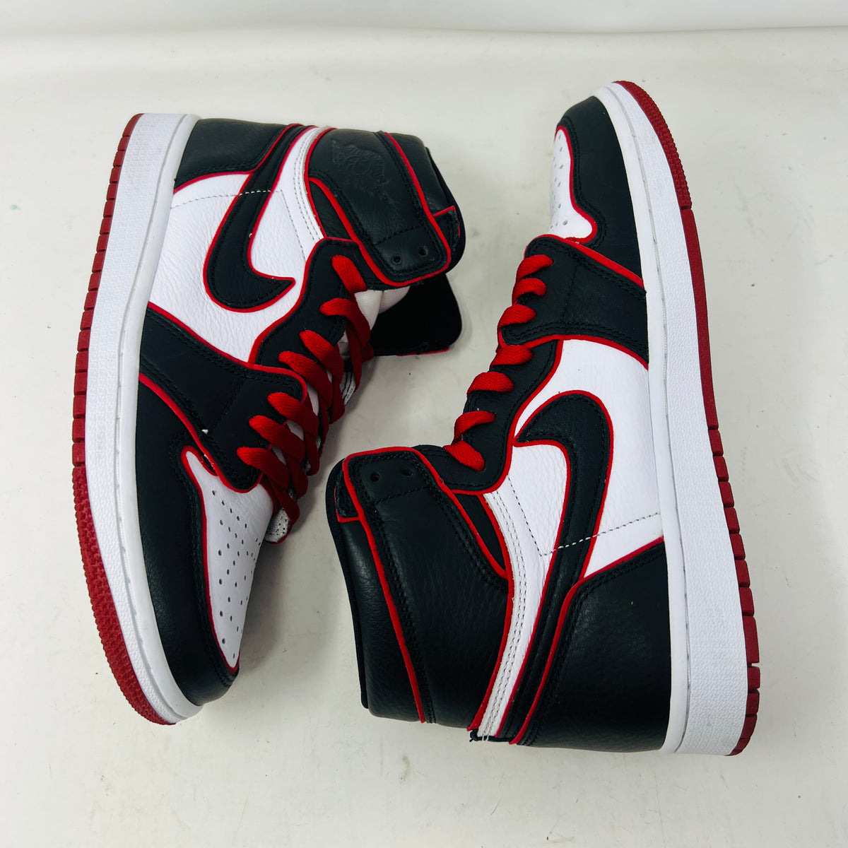 Jordan 1 Retro High Bloodline