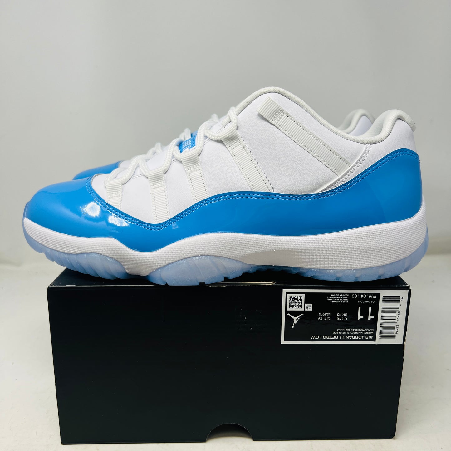 Jordan 11 Retro Low University Blue (2026)