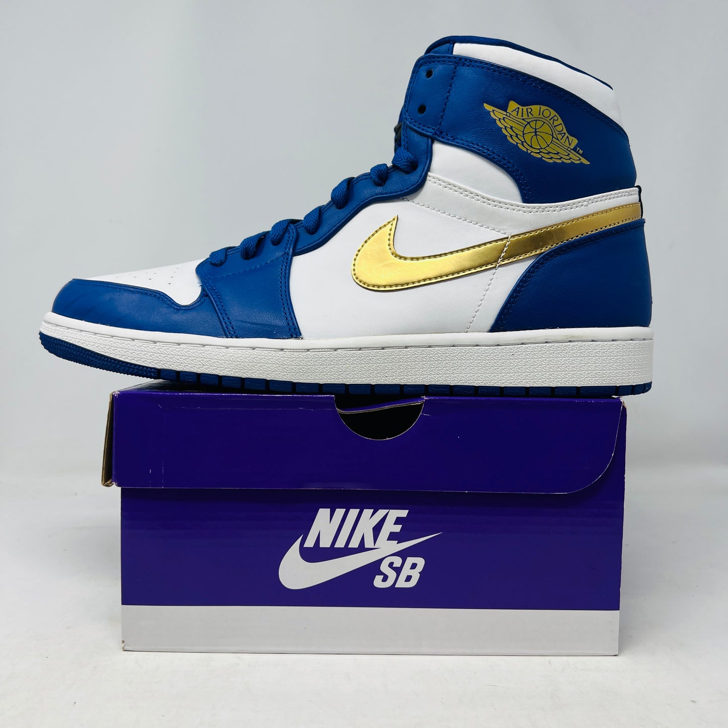 Jordan 1 Retro Gold Medal