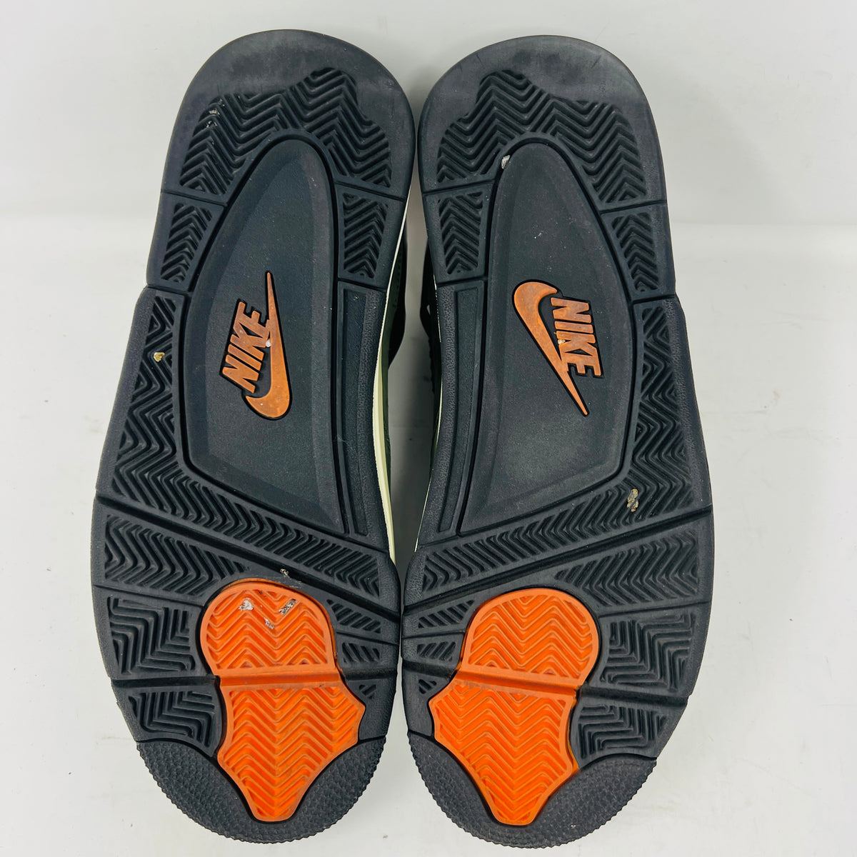 Jordan 4 Retro OG SP Undefeated (2025)