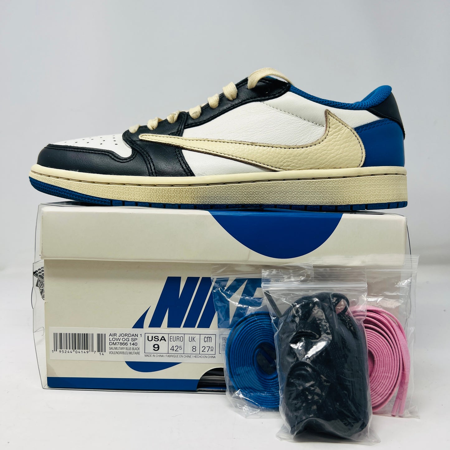 Jordan 1 Retro Low OG SP Fragment x Travis Scott