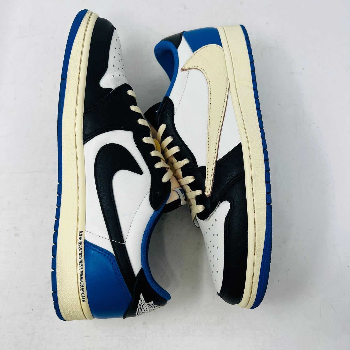 Jordan 1 Retro Low OG SP Fragment x Travis Scott