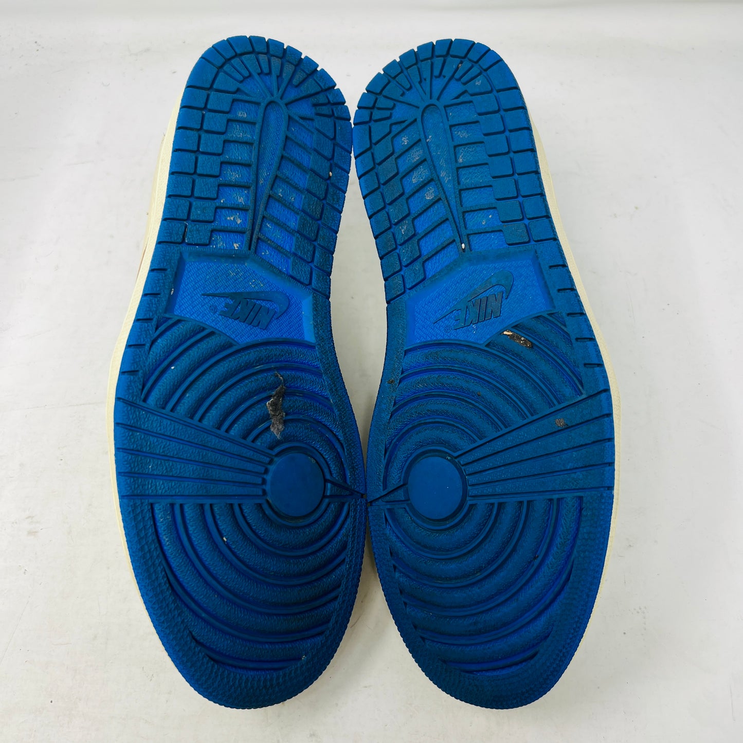 Jordan 1 Retro Low OG SP Fragment x Travis Scott
