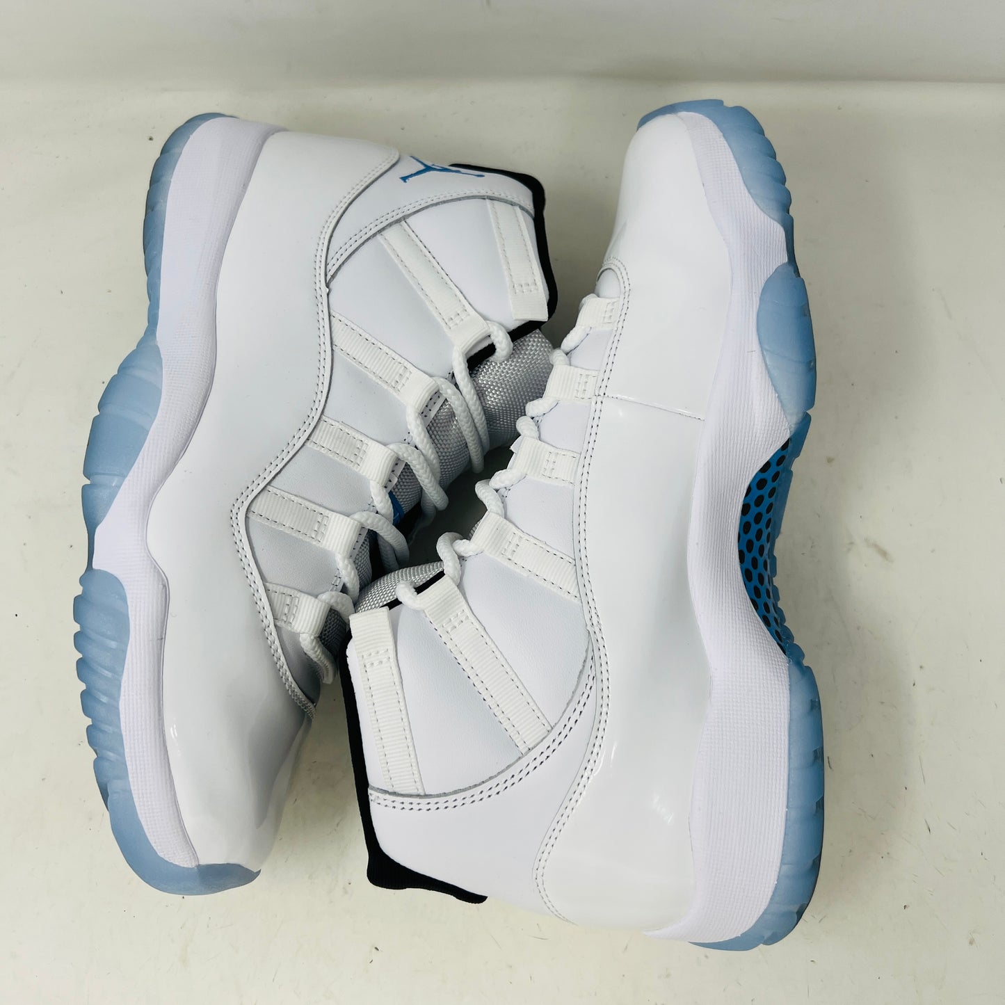 Jordan 11 Retro Legend Blue (2024)