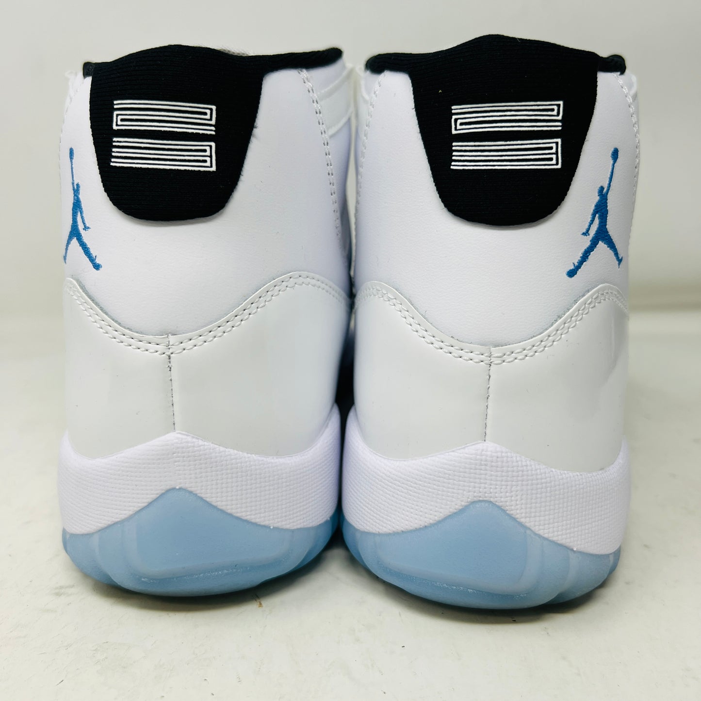 Jordan 11 Retro Legend Blue (2024)
