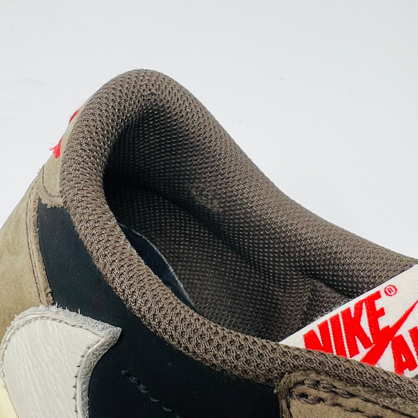 Jordan 1 Retro Low OG SP Travis Scott Mocha