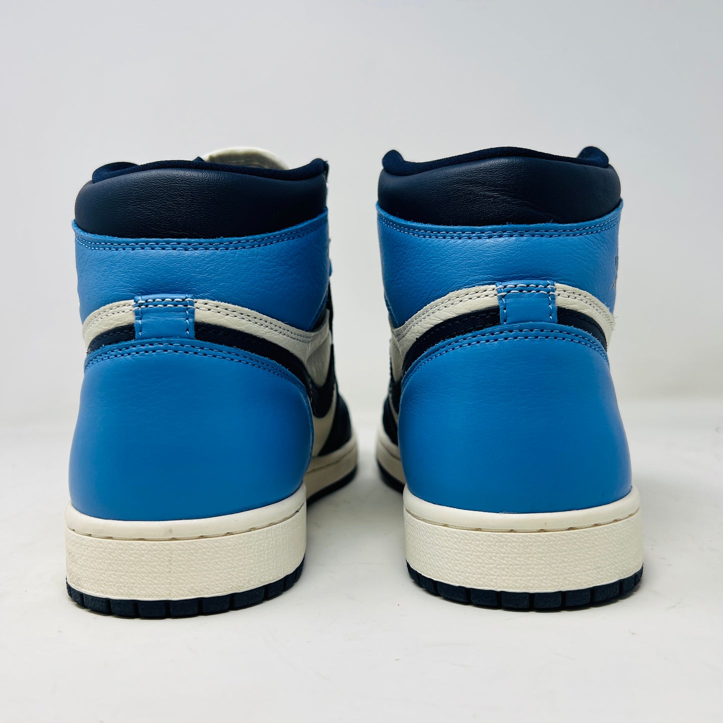Jordan 1 Retro High Obsidian