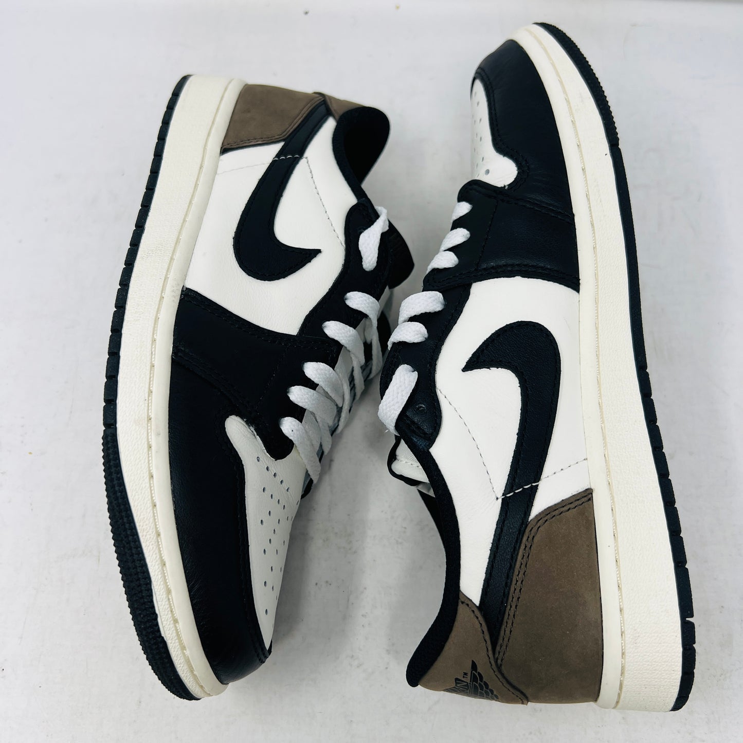 Jordan 1 Retro Low OG Mocha