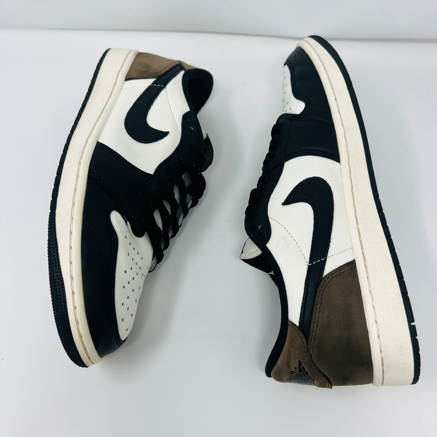 Jordan 1 Retro Low OG Mocha