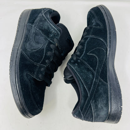 Nike SB Dunk Low Blackout