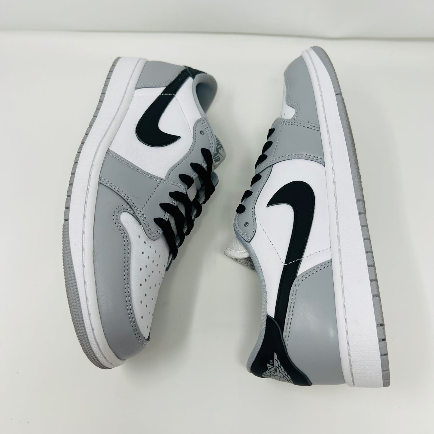 Jordan 1 Retro Low OG Barons