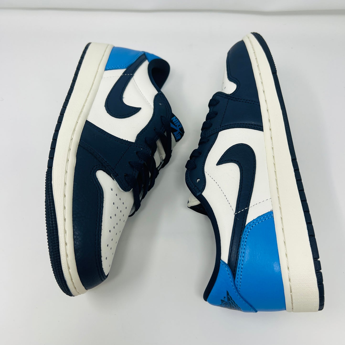 Jordan 1 Low OG Obsidian UNC