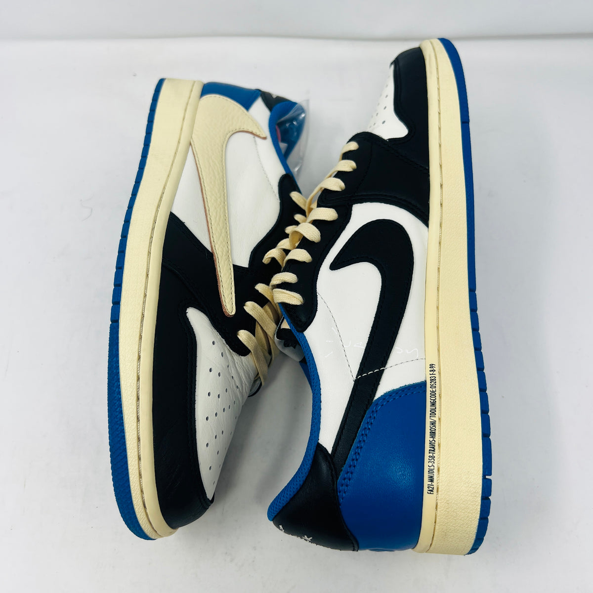 Jordan 1 Retro Low OG SP Fragment x Travis Scott