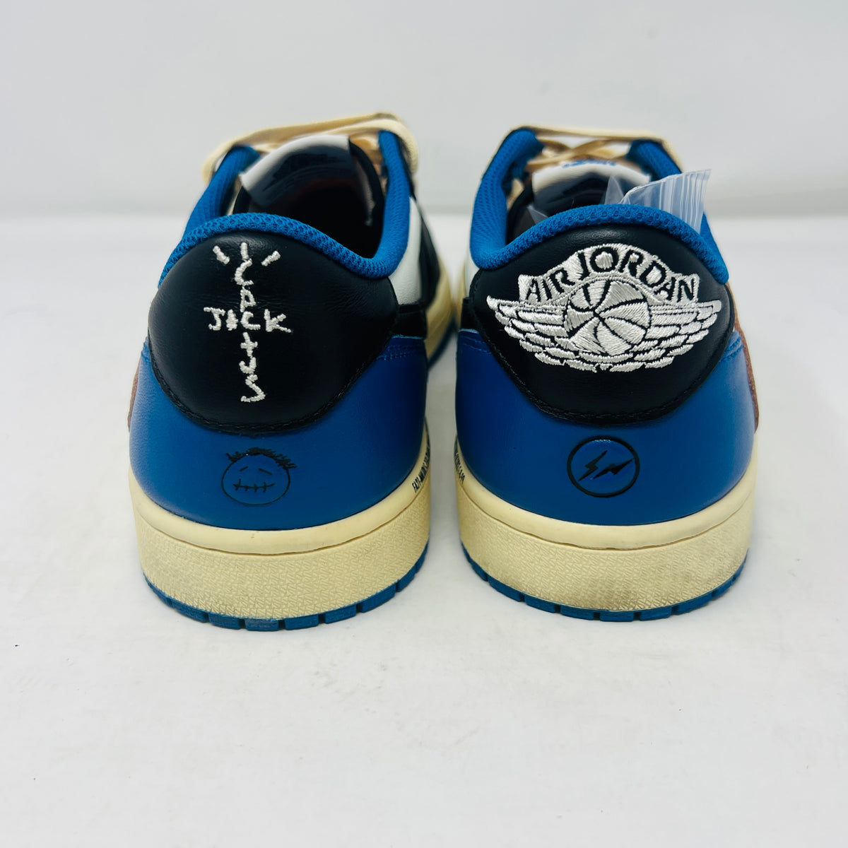 Jordan 1 Retro Low OG SP Fragment x Travis Scott