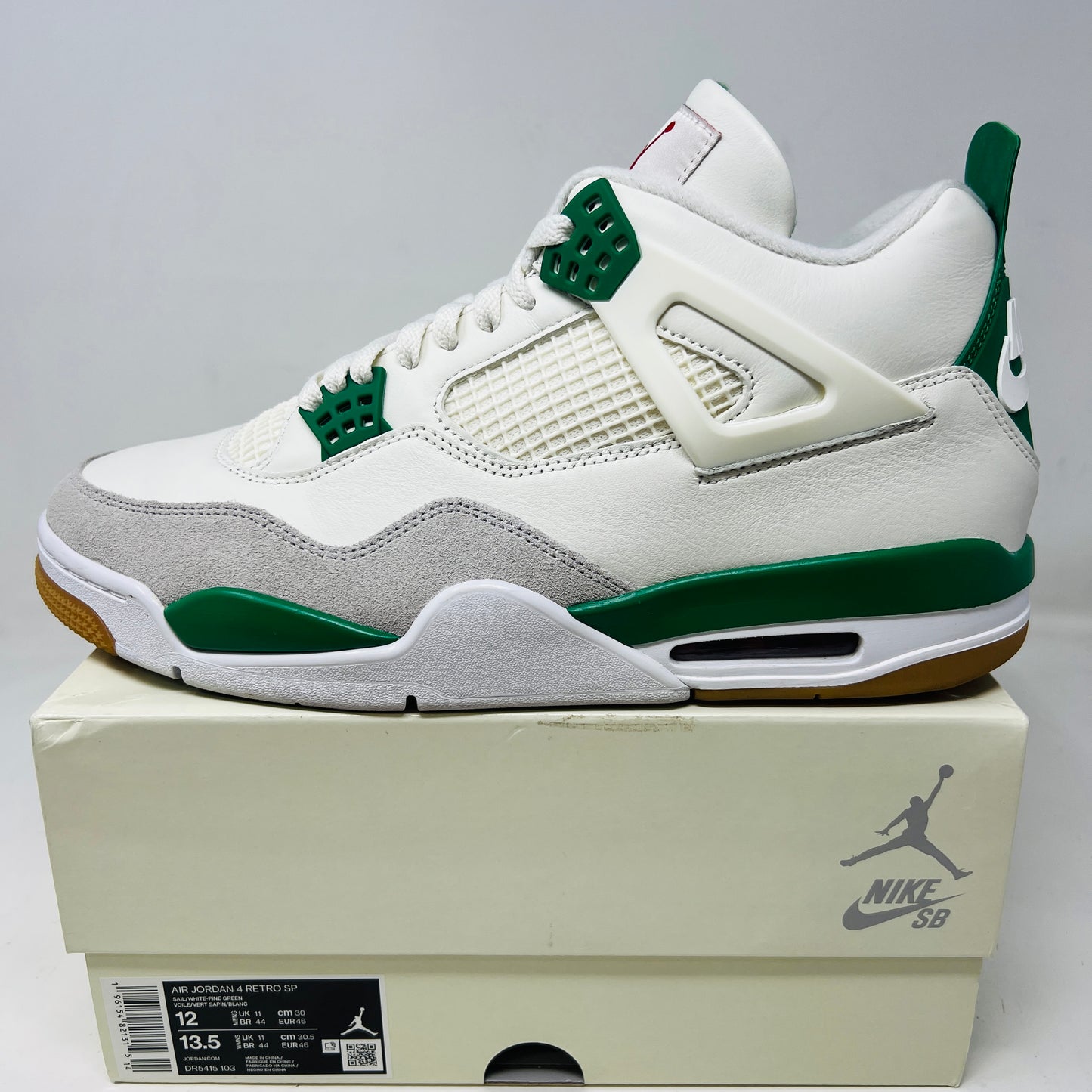 Jordan 4 Retro SB Pine Green